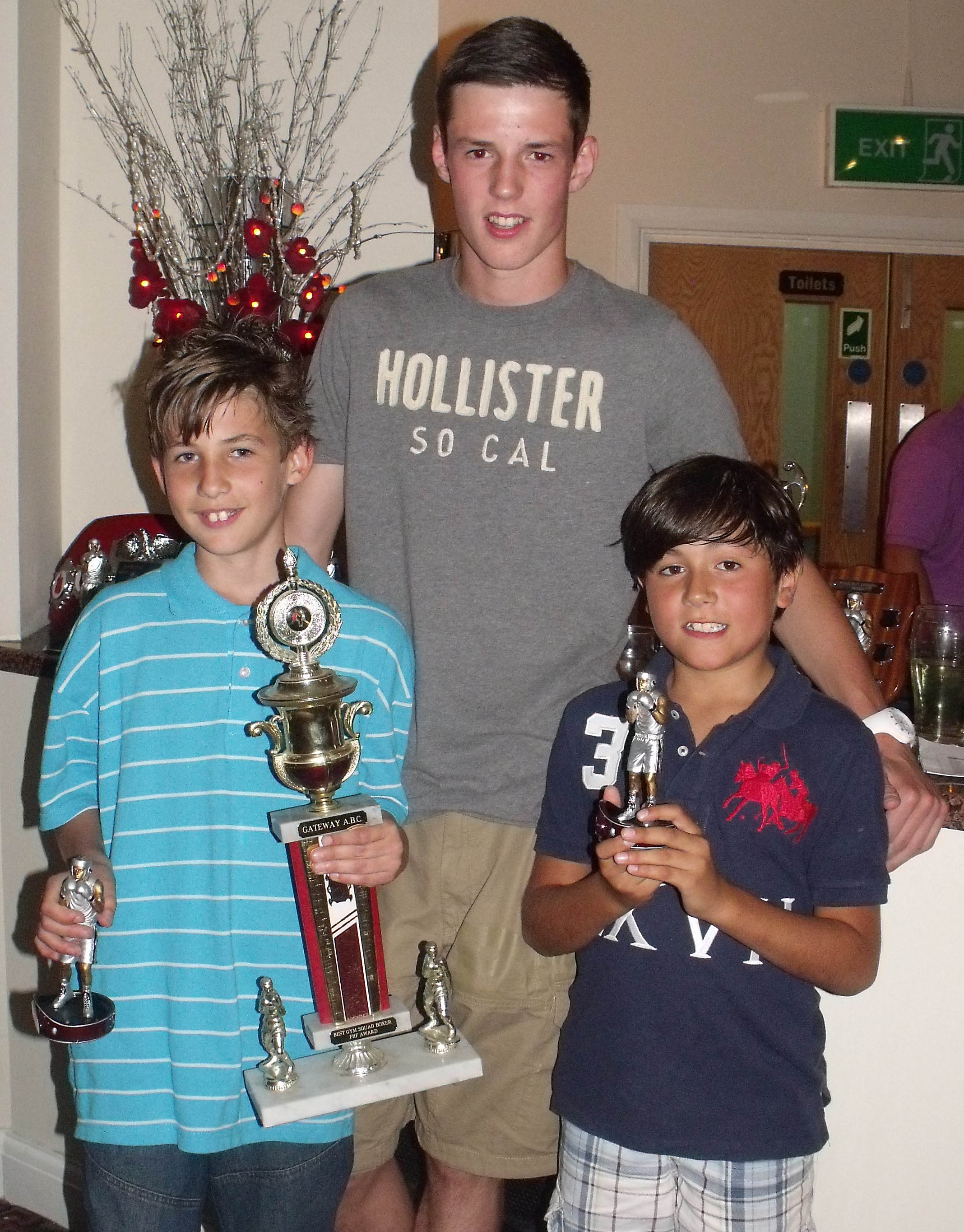 Liam Desmond with winner Harry Manning and runner-up Danny Meyers